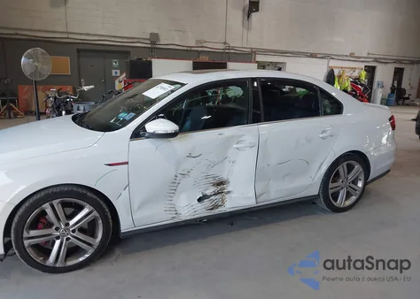 2017 Volkswagen Jetta Gli z USA, uszkodzony, nr VIN 3VW4T7AJ7HM369209